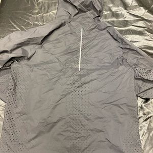 Black lululemon dry fit windbreaker barely worn